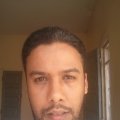 minous 46 سنة