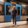 yousif 38 سنة