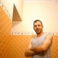 adam123 37 سنة