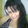 hind145 42 سنة