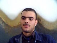 م احب الي يسوون روحهم يمشون حجيهم ع الناس، مستحيل اماشي الناس ع اشكالهم واسماءهم و اصلهم ، احب نفسي كوني اجتماعيه واساعد الناس وهاي اول سبب يخليني احب نفسي...