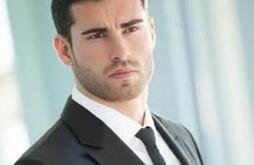 انا متزوج، 50 سنة هنا من أجل البحث عن شريك لتحقيق 0 تعرف عليّ أكثر من خلال بروفايلي، فربّ صدفة خير من ألف ميعاد.