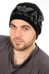 انا من حماة، أعزب، 38 سنة هنا من أجل البحث عن شريك لتحقيق زواج عادي تعرف عليّ أكثر من خلال بروفايلي، فربّ صدفة خير من ألف ميعاد.