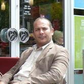 انا من لندن ، مطلق، 58 سنة هنا من أجل البحث عن شريك لتحقيق زواج عادي تعرف عليّ أكثر من خلال بروفايلي، فربّ صدفة خير من ألف ميعاد.