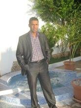 انا من المشرية، مطلق، 48 سنة هنا من أجل البحث عن شريك لتحقيق زواج عادي تعرف عليّ أكثر من خلال بروفايلي، فربّ صدفة خير من ألف ميعاد.