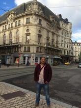 انا من lyon، أعزب، 45 سنة هنا من أجل البحث عن شريك لتحقيق زواج عادي تعرف عليّ أكثر من خلال بروفايلي، فربّ صدفة خير من ألف ميعاد.
