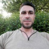 انا أعزب، 47 سنة هنا من أجل البحث عن شريك لتحقيق زواج عادي تعرف عليّ أكثر من خلال بروفايلي، فربّ صدفة خير من ألف ميعاد.