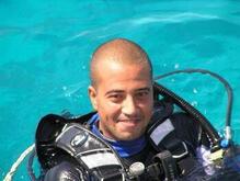 انا أعزب، 51 سنة هنا من أجل البحث عن شريك لتحقيق زواج عادي تعرف عليّ أكثر من خلال بروفايلي، فربّ صدفة خير من ألف ميعاد.