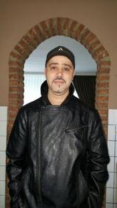 انا من Venlo، أعزب، 51 سنة هنا من أجل البحث عن شريك لتحقيق زواج عادي تعرف عليّ أكثر من خلال بروفايلي، فربّ صدفة خير من ألف ميعاد.