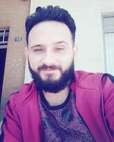 انا من جمال، أعزب، 32 سنة هنا من أجل البحث عن شريك لتحقيق زواج عادي تعرف عليّ أكثر من خلال بروفايلي، فربّ صدفة خير من ألف ميعاد.