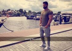 Hı everybody.I will write about my life somethings i'm hichem من algerie ؟ training fitness bodybuilding and ؟ like movies.footballswimmingtravel.so i'm funny and ؟ love you guys so You welcome...