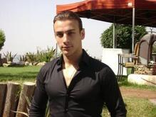 انا من ميامي، مطلق، 50 سنة هنا من أجل البحث عن شريك لتحقيق زواج عادي تعرف عليّ أكثر من خلال بروفايلي، فربّ صدفة خير من ألف ميعاد.