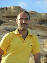 انا من دار السلام، أعزب، 46 سنة هنا من أجل البحث عن شريك لتحقيق زواج عادي تعرف عليّ أكثر من خلال بروفايلي، فربّ صدفة خير من ألف ميعاد.
