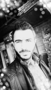 انا من المفرق، مطلق، 36 سنة هنا من أجل البحث عن شريك لتحقيق علاقة تعارف تعرف عليّ أكثر من خلال بروفايلي، فربّ صدفة خير من ألف ميعاد.