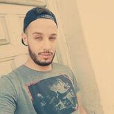 انا أعزب، 33 سنة هنا من أجل البحث عن شريك لتحقيق زواج عادي تعرف عليّ أكثر من خلال بروفايلي، فربّ صدفة خير من ألف ميعاد.