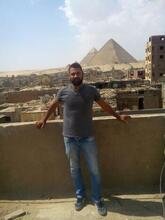 انا اسمى ابراهيم من القاهره بشتغل فى شبكات المحمول 
الحمد لله مستقرى فى عملى بحب النظافه وبحب الرياضه 
الحمد لله بصلى بفضل الله بحب الهزار بحب اكون هادى مش بحب...