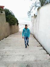 انا من ذوي العيون أزرق هنا من أجل البحث عن شريك لتحقيق زواج عادي تعرف عليّ أكثر من خلال بروفايلي، فقد تكون الأقدار هي البداية.