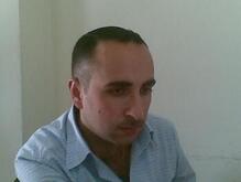 انا من صحنايا، أعزب، 43 سنة هنا من أجل البحث عن شريك لتحقيق زواج عادي تعرف عليّ أكثر من خلال بروفايلي، فربّ صدفة خير من ألف ميعاد.