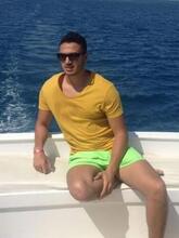 انا من رفح، أعزب، 45 سنة هنا من أجل البحث عن شريك لتحقيق زواج عادي تعرف عليّ أكثر من خلال بروفايلي، فربّ صدفة خير من ألف ميعاد.