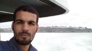 انا أعزب، 39 سنة هنا من أجل البحث عن شريك لتحقيق زواج عادي تعرف عليّ أكثر من خلال بروفايلي، فربّ صدفة خير من ألف ميعاد.