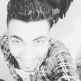 اسمي هو براء 
وانا مهندس طيران
شغلي بيخليني اسافر كتير ومعظم وقتي سفر 
واللي بيخليني اقبل اي سفر اني مافيش زوجه ولا اولاد
بدور علي بنت حلال تكون صادقه مش مهم الشكل...