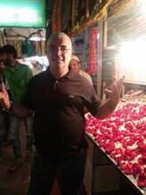 انا أرمل، 70 سنة هنا من أجل البحث عن شريك لتحقيق علاقة تعارف تعرف عليّ أكثر من خلال بروفايلي، فربّ صدفة خير من ألف ميعاد.