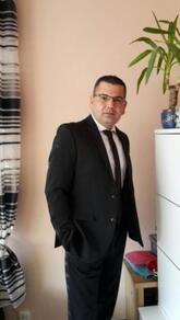 انا مطلق، 51 سنة هنا من أجل البحث عن شريك لتحقيق زواج عادي تعرف عليّ أكثر من خلال بروفايلي، فربّ صدفة خير من ألف ميعاد.