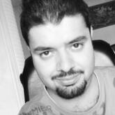 انا أعزب، 92 سنة هنا من أجل البحث عن شريك لتحقيق زواج عادي تعرف عليّ أكثر من خلال بروفايلي، فربّ صدفة خير من ألف ميعاد.