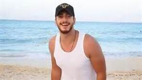 انا أعزب، 37 سنة هنا من أجل البحث عن شريك لتحقيق علاقة تعارف تعرف عليّ أكثر من خلال بروفايلي، فربّ صدفة خير من ألف ميعاد.