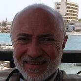 انا من مصر الجديده، متزوج، 72 سنة هنا من أجل البحث عن شريك لتحقيق زواج متعدد تعرف عليّ أكثر من خلال بروفايلي، فربّ صدفة خير من ألف ميعاد.