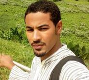 انا من ساحل العاج، متزوج، 43 سنة هنا من أجل البحث عن شريك لتحقيق زواج عادي تعرف عليّ أكثر من خلال بروفايلي، فربّ صدفة خير من ألف ميعاد.