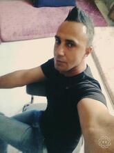 انا رجل احب الاحترام واحب الناس كثيرا والحمد لله قلبي طيب ولا ارى نفسي علا احد واحب العمل بشكل دائم ومنتظم واحب ركوب الخيل واحب السباحة واريد ان تكون حياتي...