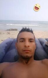 انا من معسكر، أعزب، 34 سنة هنا من أجل البحث عن شريك لتحقيق زواج عادي تعرف عليّ أكثر من خلال بروفايلي، فربّ صدفة خير من ألف ميعاد.
