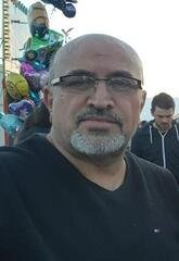 انا من ذوي الشعر أصلع هنا من أجل البحث عن شريك لتحقيق علاقة تعارف تعرف عليّ أكثر من خلال بروفايلي، فربما تكون الصدفة هي البداية.