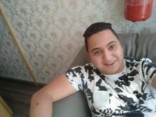 انا من الريان، أعزب، 32 سنة هنا من أجل البحث عن شريك لتحقيق زواج عادي تعرف عليّ أكثر من خلال بروفايلي، فربّ صدفة خير من ألف ميعاد.