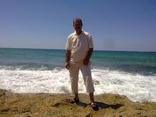 انا من ذوي العيون بني هنا من أجل البحث عن شريك لتحقيق زواج عادي تعرف عليّ أكثر من خلال بروفايلي، فقد تكون الأقدار هي البداية.