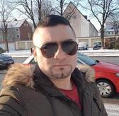 انا أعزب، 33 سنة هنا من أجل البحث عن شريك لتحقيق زواج مسيار تعرف عليّ أكثر من خلال بروفايلي، فربّ صدفة خير من ألف ميعاد.