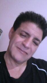 انا من منفلوط، مطلق، 53 سنة هنا من أجل البحث عن شريك لتحقيق زواج عادي تعرف عليّ أكثر من خلال بروفايلي، فربّ صدفة خير من ألف ميعاد.