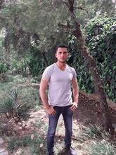 انا من المزة، أعزب، 34 سنة هنا من أجل البحث عن شريك لتحقيق زواج عادي تعرف عليّ أكثر من خلال بروفايلي، فربّ صدفة خير من ألف ميعاد.