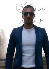 انا من امبابة، أعزب، 44 سنة هنا من أجل البحث عن شريك لتحقيق زواج عادي تعرف عليّ أكثر من خلال بروفايلي، فربّ صدفة خير من ألف ميعاد.