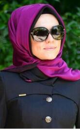 انا أرملة، 50 سنة هنا من أجل البحث عن شريك لتحقيق علاقة تعارف تعرف عليّ أكثر من خلال بروفايلي، فربّ صدفة خير من ألف ميعاد.