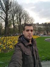 انا من باريس، أعزب، 44 سنة هنا من أجل البحث عن شريك لتحقيق زواج عادي تعرف عليّ أكثر من خلال بروفايلي، فربّ صدفة خير من ألف ميعاد.