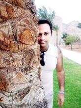 انا من Giza، متزوج، 42 سنة هنا من أجل البحث عن شريك لتحقيق زواج متعدد تعرف عليّ أكثر من خلال بروفايلي، فربّ صدفة خير من ألف ميعاد.