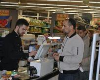 انا أعزب، 50 سنة هنا من أجل البحث عن شريك لتحقيق زواج عادي تعرف عليّ أكثر من خلال بروفايلي، فربّ صدفة خير من ألف ميعاد.
