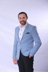 انا من 6 أكتوبر، أعزب، 41 سنة هنا من أجل البحث عن شريك لتحقيق زواج عادي تعرف عليّ أكثر من خلال بروفايلي، فربّ صدفة خير من ألف ميعاد.