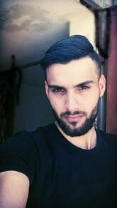 انا أعزب، 30 سنة هنا من أجل البحث عن شريك لتحقيق علاقة تعارف تعرف عليّ أكثر من خلال بروفايلي، فربّ صدفة خير من ألف ميعاد.