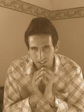 السلام عليكم ورحمة الله وبركاته انا مروان من فلسطين عمري 27 سنة متعلم ومعي بكالوريوس ادارة اعمال احب الرياضة والمشي وركوب الخيل وهوياتي زراعة الورد احب الطبيعة الخلابة واحب المراة...