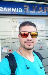 انا u، 36 سنة هنا من أجل البحث عن شريك لتحقيق زواج عادي تعرف عليّ أكثر من خلال بروفايلي، فربّ صدفة خير من ألف ميعاد.