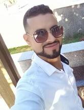 انا من العيون، أعزب، 33 سنة هنا من أجل البحث عن شريك لتحقيق زواج عادي تعرف عليّ أكثر من خلال بروفايلي، فربّ صدفة خير من ألف ميعاد.