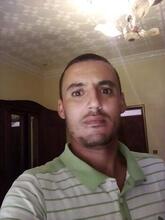 انا u، 40 سنة هنا من أجل البحث عن شريك لتحقيق زواج عادي تعرف عليّ أكثر من خلال بروفايلي، فربّ صدفة خير من ألف ميعاد.